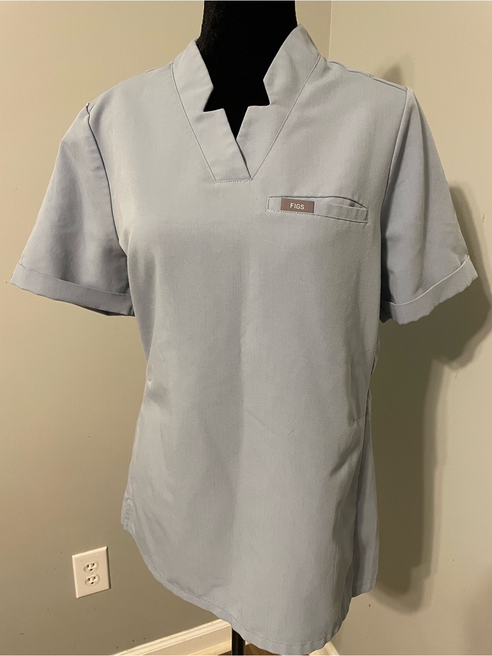 RARE FIGS Inala Scrub top in Pale Blue Chambray